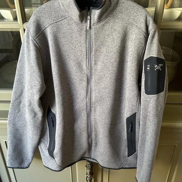 Arc'teryx Men's Gray Sweater - Picture 2 of 5